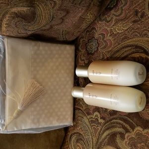 YEHWADAM Toner and Emulsion NW Cosmetic bag